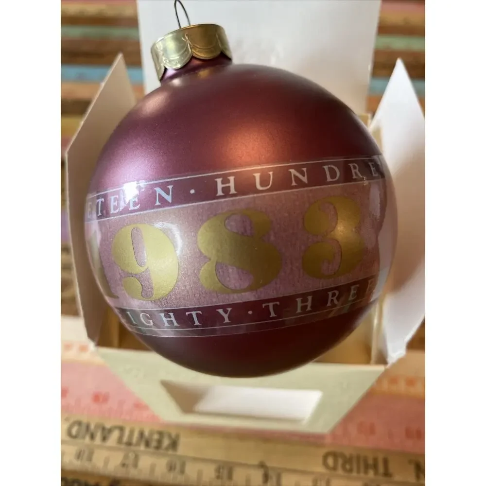 Hallmark Keepsake‎ Christmas Glass Ball 1983 Ornament Vintage Box